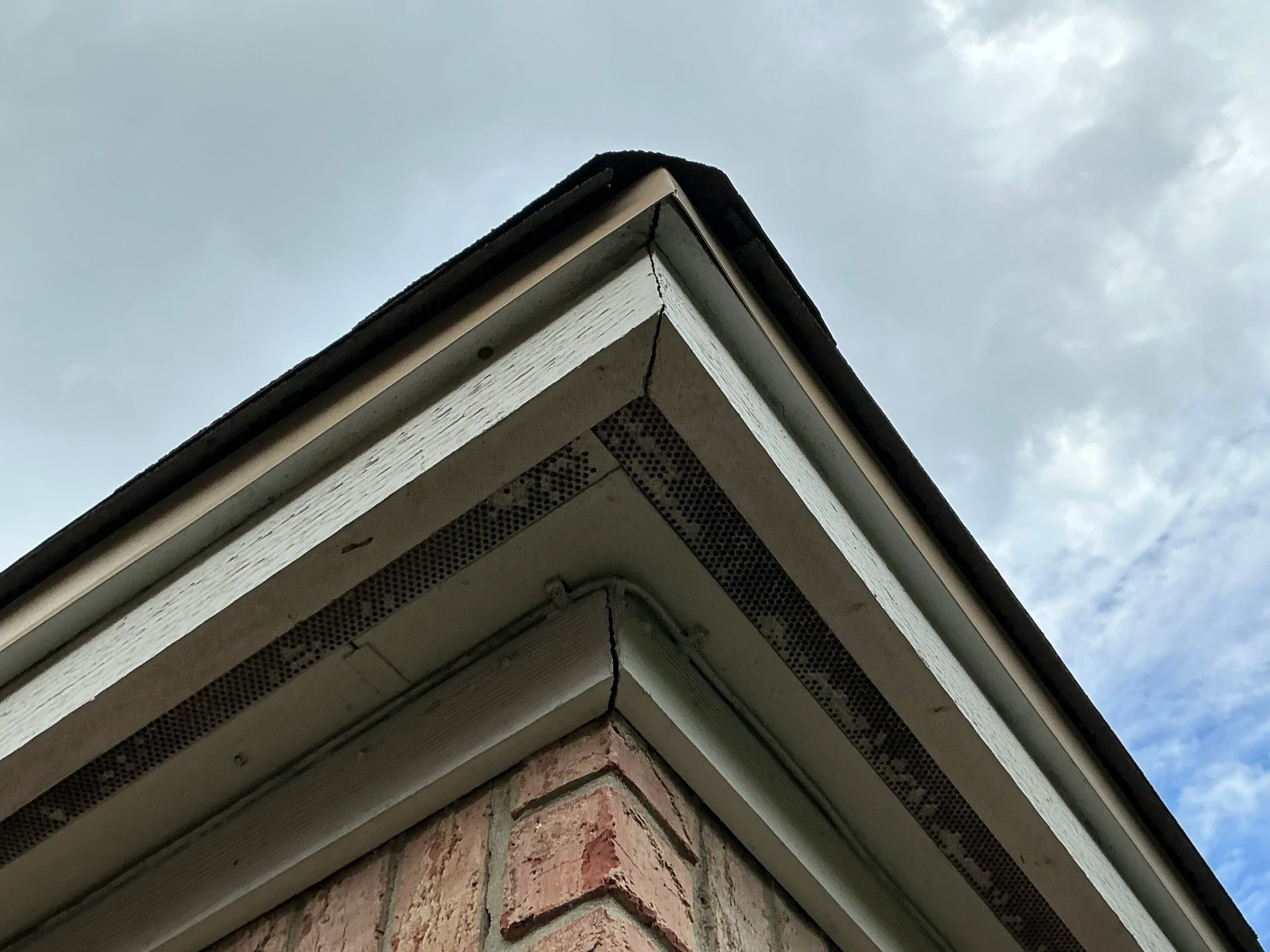 Frieze Board Separation in San Antonio Texas